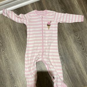 New 6-9m Double Zipper sleeper